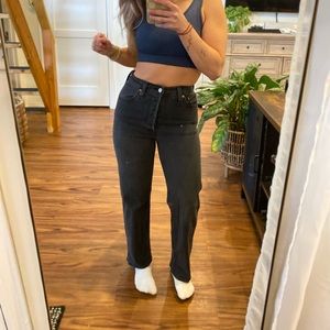 Black Levi’s Ribcage Straight Ankle Jeans size 26